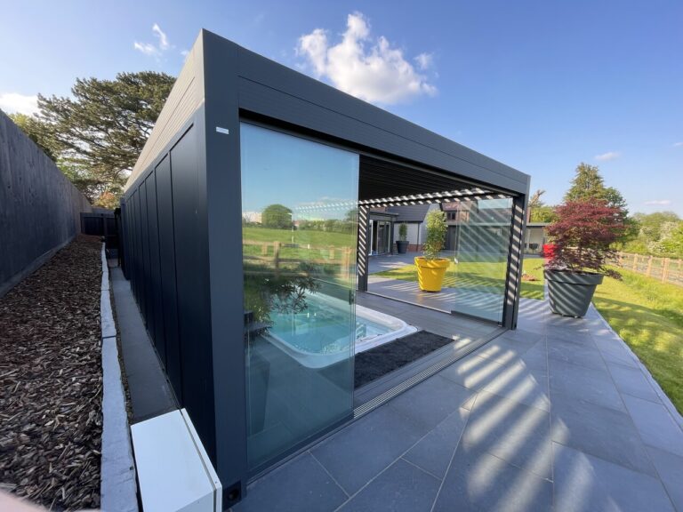 bladed roof pergola with aluminium wall