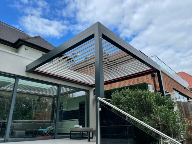 medium bladed roof pergola