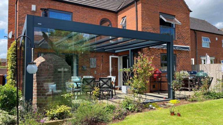 medium vue pod with glass roof and glazing